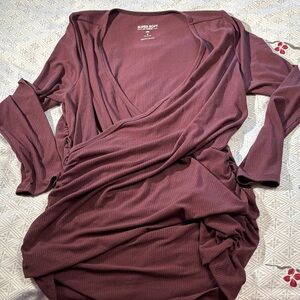 Torrid size 2 fits like size 1 surplice top in rib knit maroon sassafras EUC